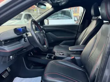 MustangMach-E Basis/AWD/LEDER/PANO/CO-PILOT 360°