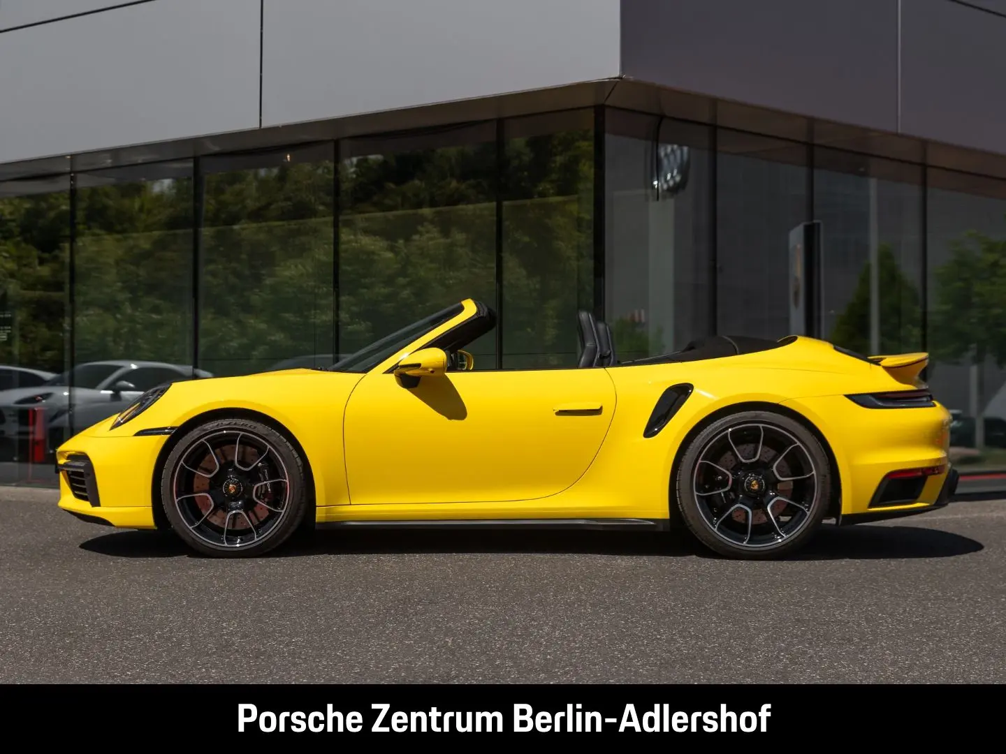 Porsche 992 911 Turbo Cabriolet Burmester