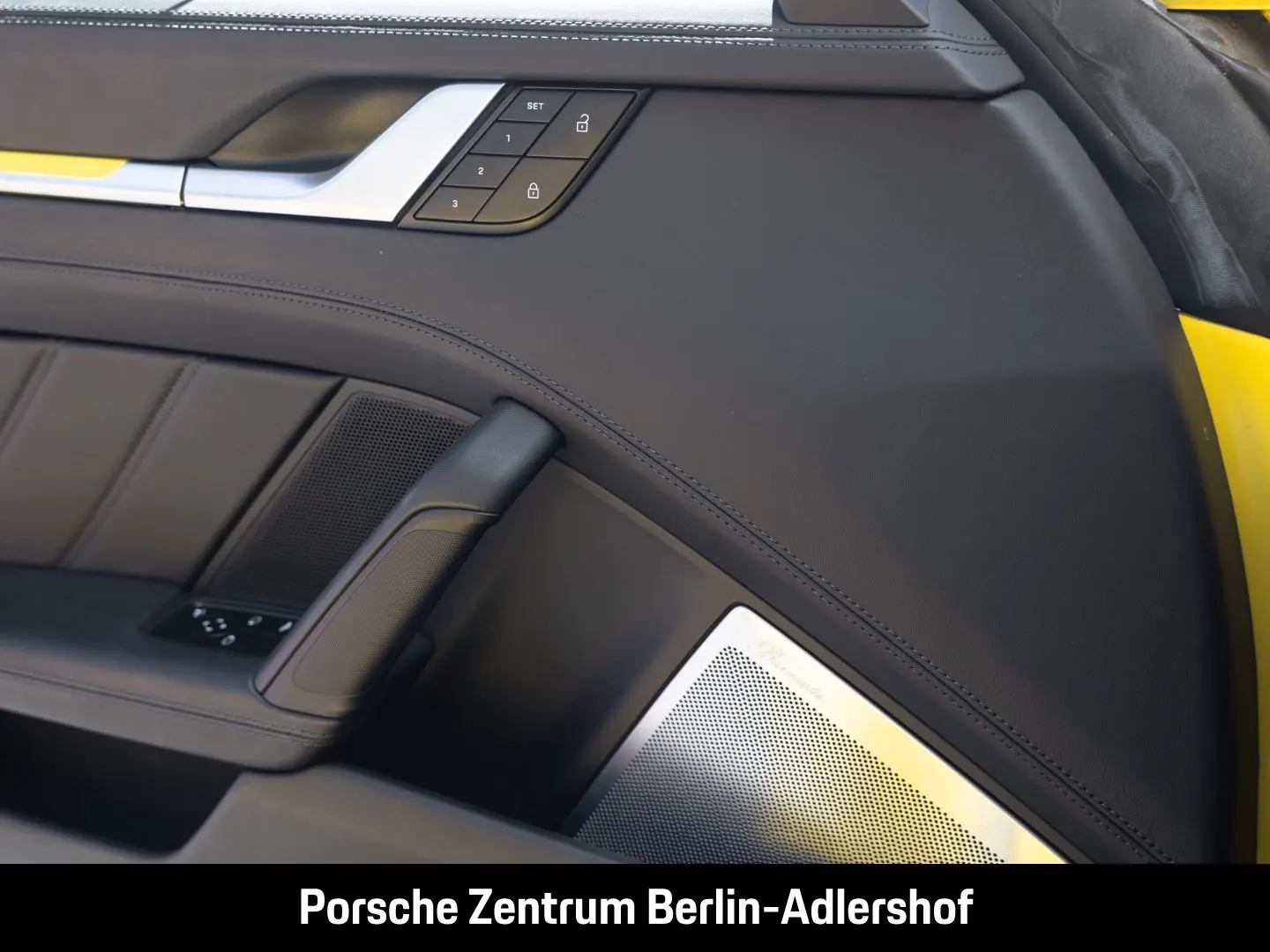 Porsche 992 911 Turbo Cabriolet Burmester