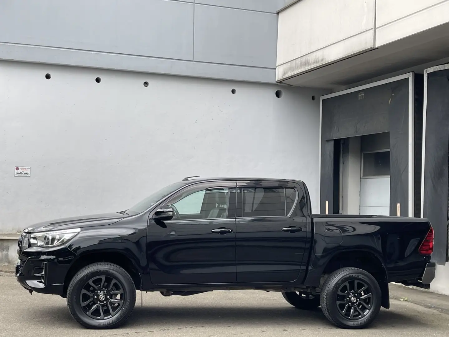 Hilux Double Cab Duty 4x4 LED Navi Kamera AHK