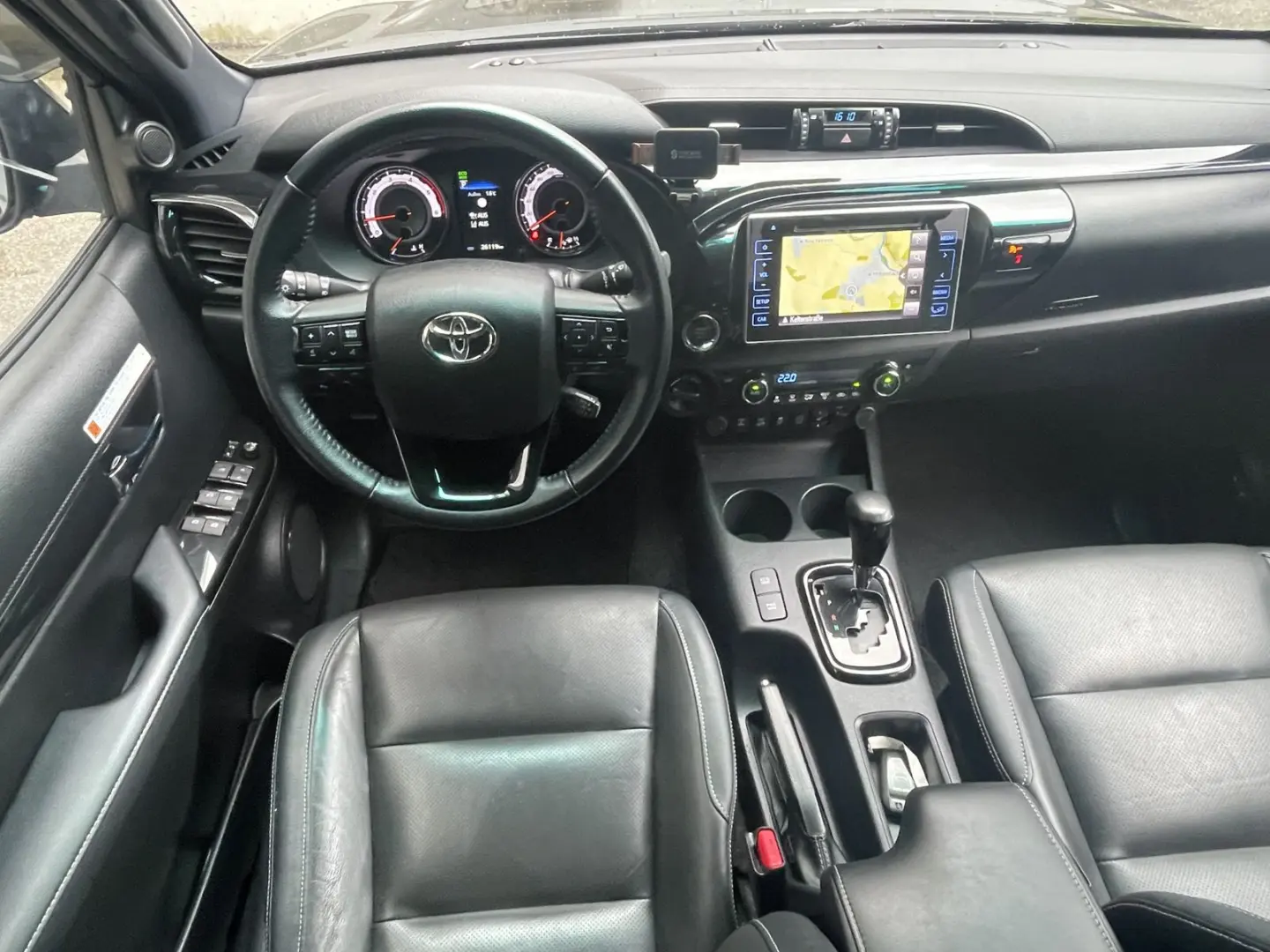 Hilux Double Cab Duty 4x4 LED Navi Kamera AHK