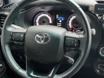 Hilux Double Cab Duty 4x4 LED Navi Kamera AHK