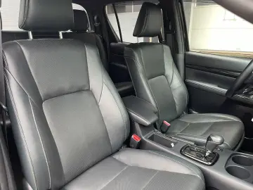 Hilux Double Cab Duty 4x4 LED Navi Kamera AHK