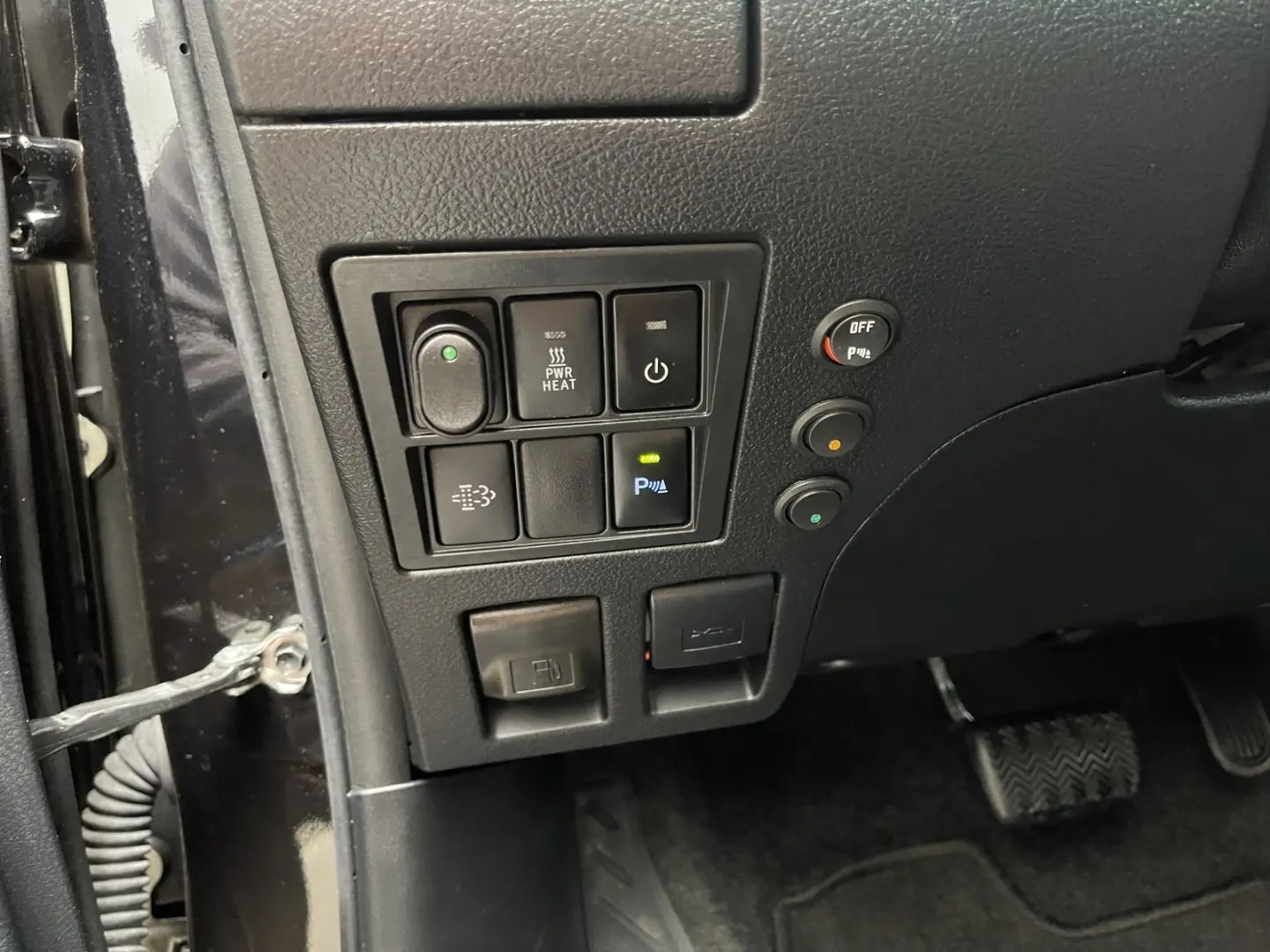 Hilux Double Cab Duty 4x4 LED Navi Kamera AHK