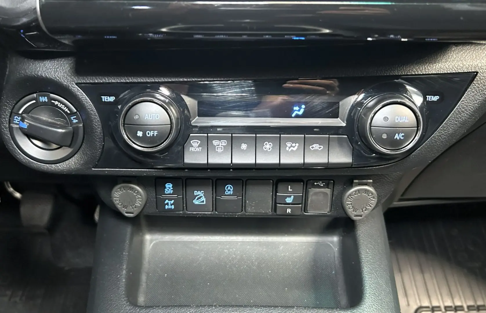 Hilux 2.4 D-4D 4x4 °RFK°SHZ°DAB°AHK°Garantie°