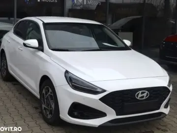 HYUNDAI i30 FASTBACK 1.5T-GDi M-Hybrid HIGHWAY