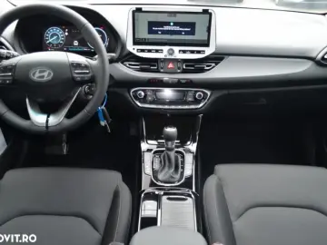 HYUNDAI i30 FASTBACK 1.5T-GDi M-Hybrid HIGHWAY