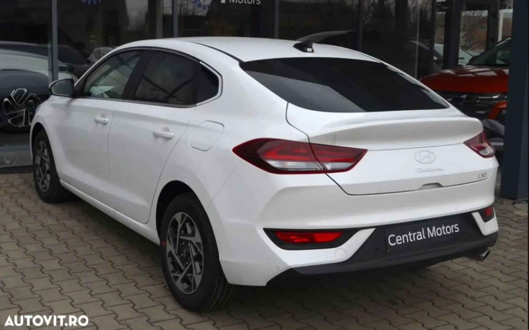 HYUNDAI i30 FASTBACK 1.5T-GDi M-Hybrid HIGHWAY