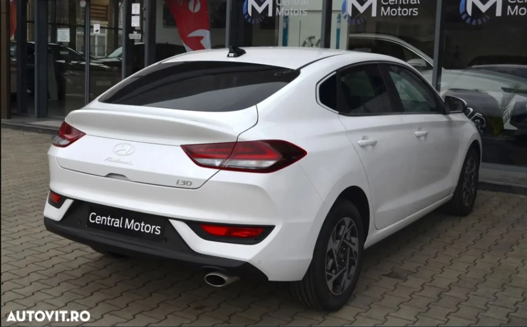 HYUNDAI i30 FASTBACK 1.5T-GDi M-Hybrid HIGHWAY