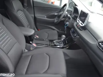 HYUNDAI i30 FASTBACK 1.5T-GDi M-Hybrid HIGHWAY