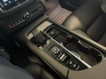 XC 90 R Design Expression//360°//LED//DAB//