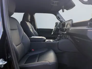 Land Cruiser 2.8 D-4D Executive *360*Navi*LED*