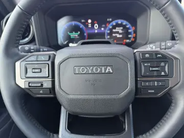 Land Cruiser 2.8 D-4D Executive *360*Navi*LED*