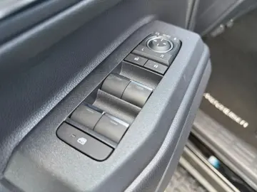 Land Cruiser 2.8 D-4D Executive *360*Navi*LED*