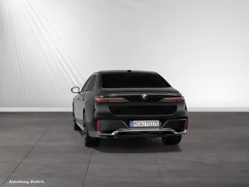 750e xDrive M Sport|SkyLounge|Autobahnass.|B&W