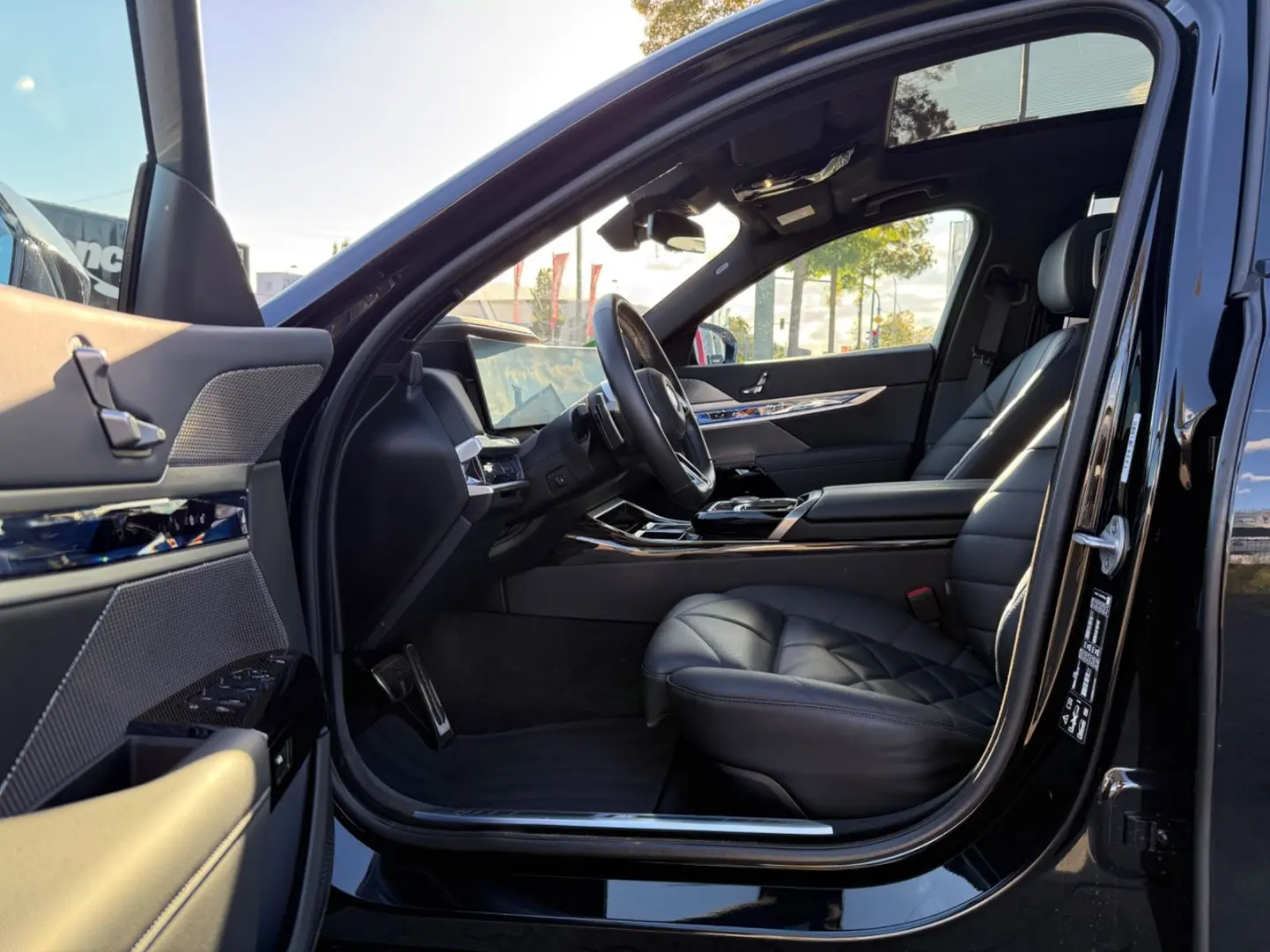 740 d xDrive M Sport SkyLounge B&W FINANZIERUNG