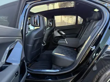 740 d xDrive M Sport SkyLounge B&W FINANZIERUNG