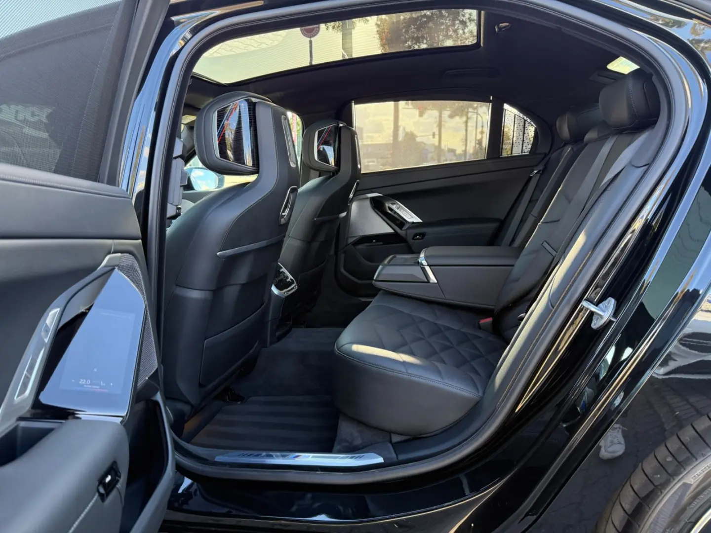 740 d xDrive M Sport SkyLounge B&W FINANZIERUNG