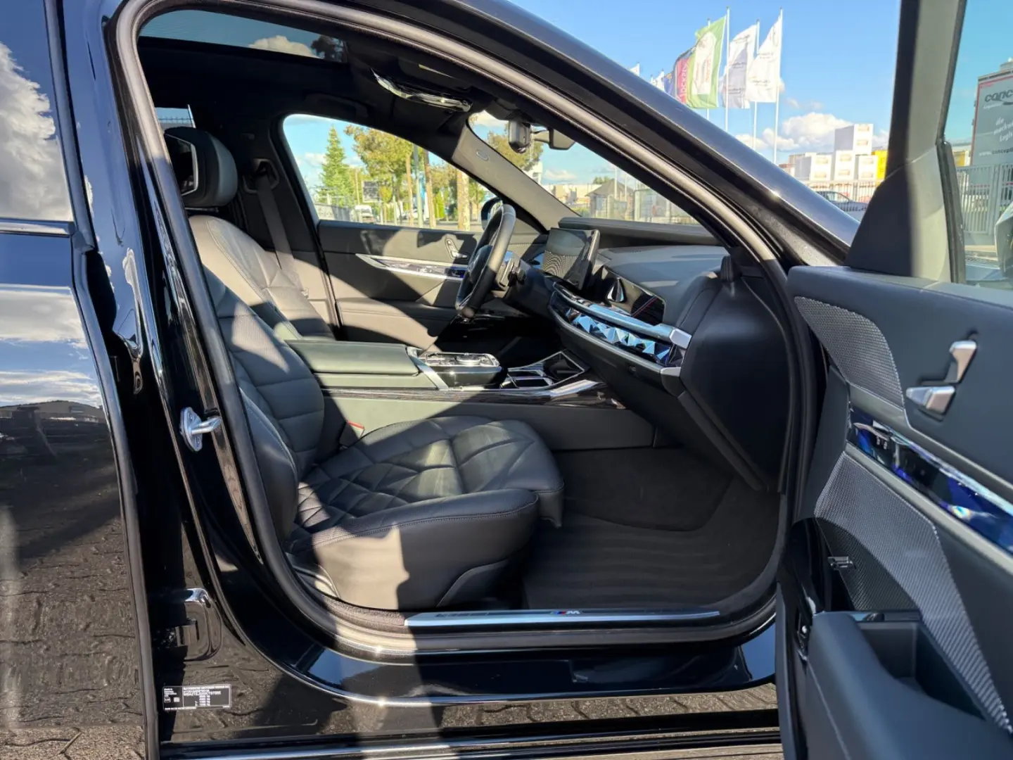 740 d xDrive M Sport SkyLounge B&W FINANZIERUNG