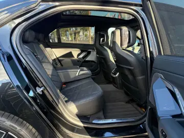 740 d xDrive M Sport SkyLounge B&W FINANZIERUNG
