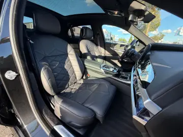 740 d xDrive M Sport SkyLounge B&W FINANZIERUNG