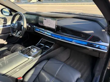 740 d xDrive M Sport SkyLounge B&W FINANZIERUNG