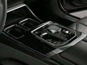 740d xDr. M Sport ACC Standh Panorama Autobahnas