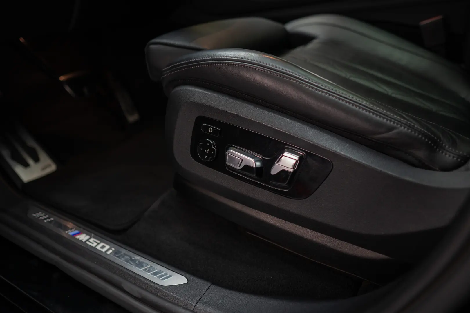 BMW X5 M M50i Stoc Timisoara Laser Carlig Inc.Auxiliara
