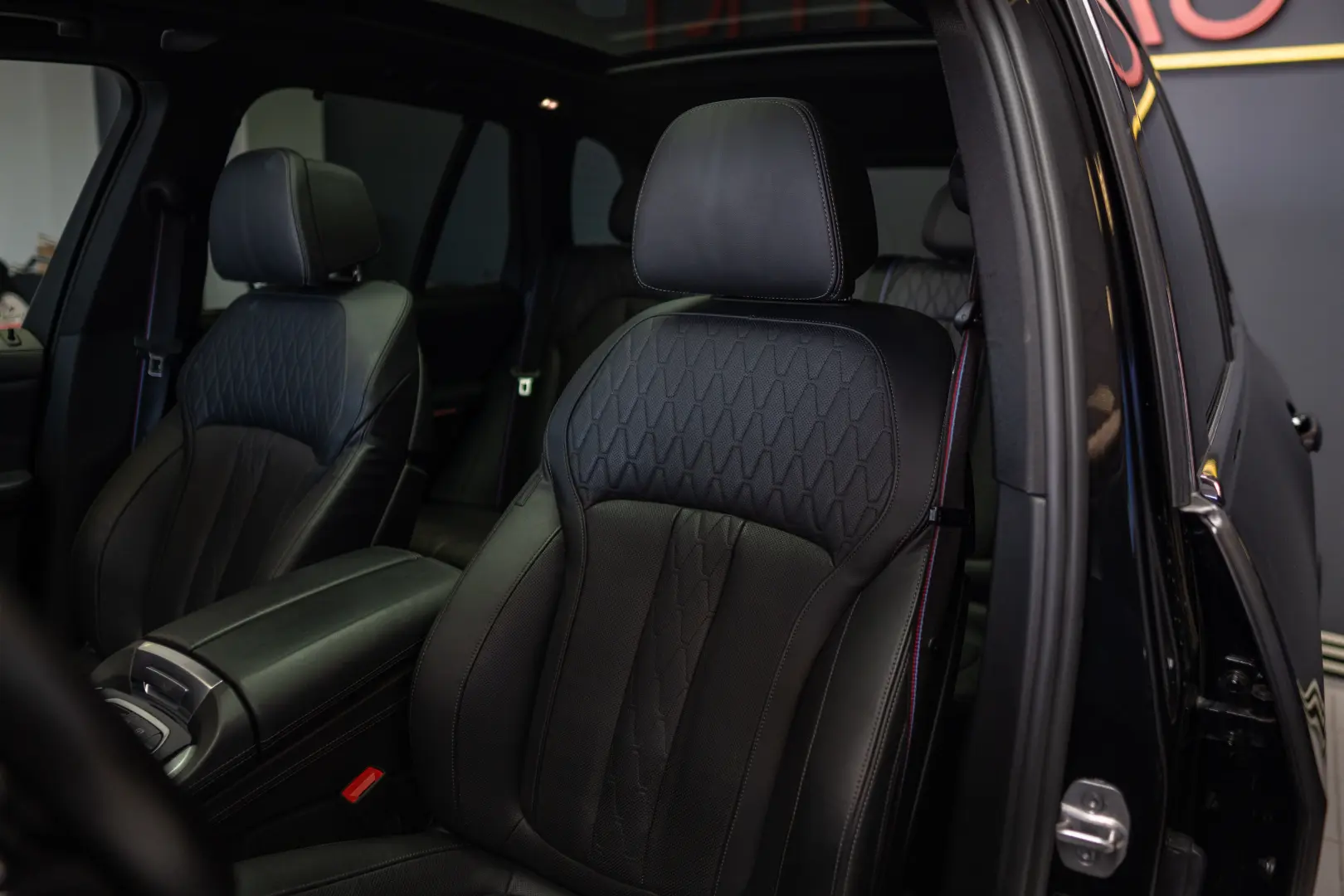 BMW X5 M M50i Stoc Timisoara Laser Carlig Inc.Auxiliara