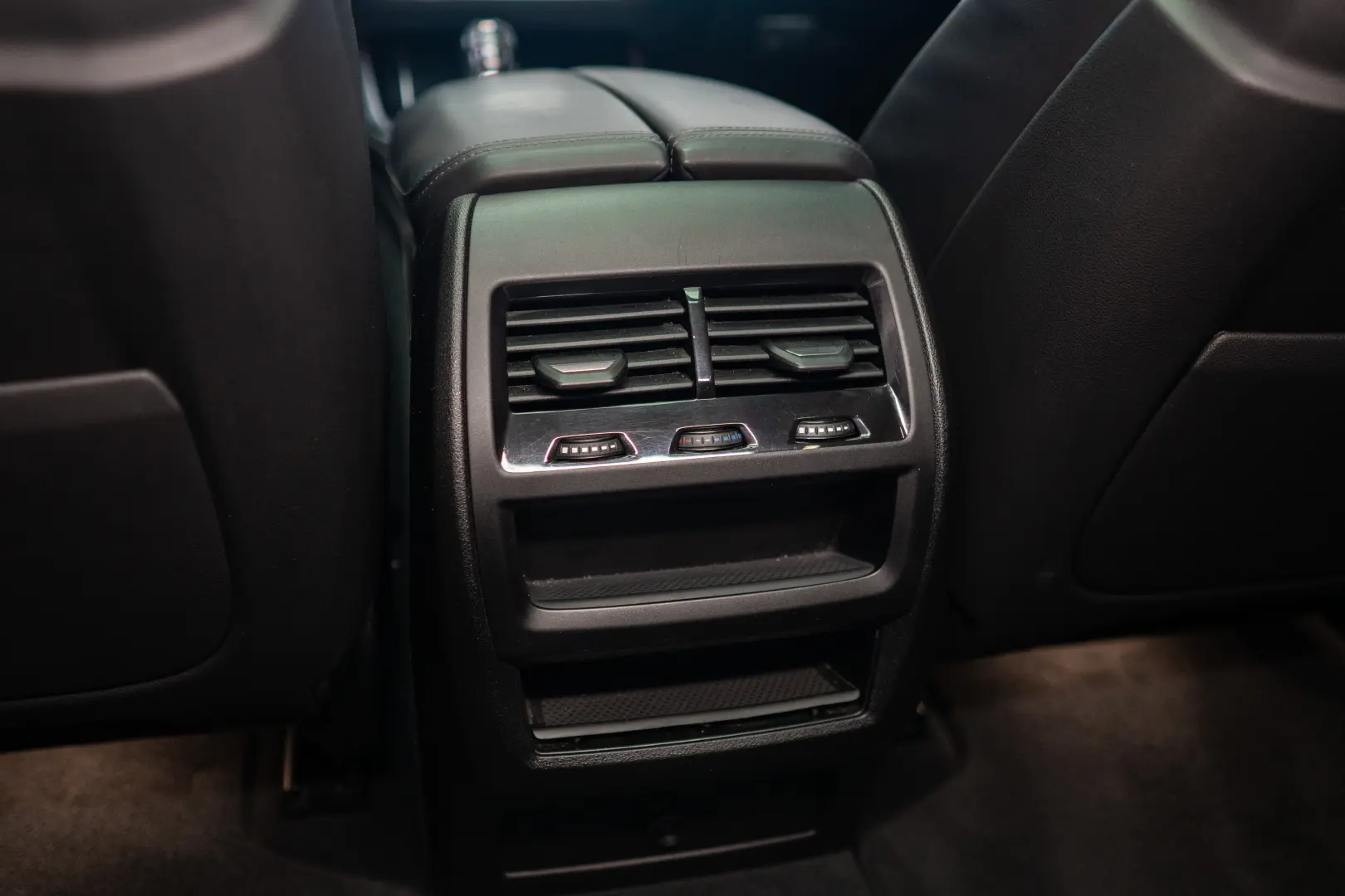 BMW X5 M M50i Stoc Timisoara Laser Carlig Inc.Auxiliara