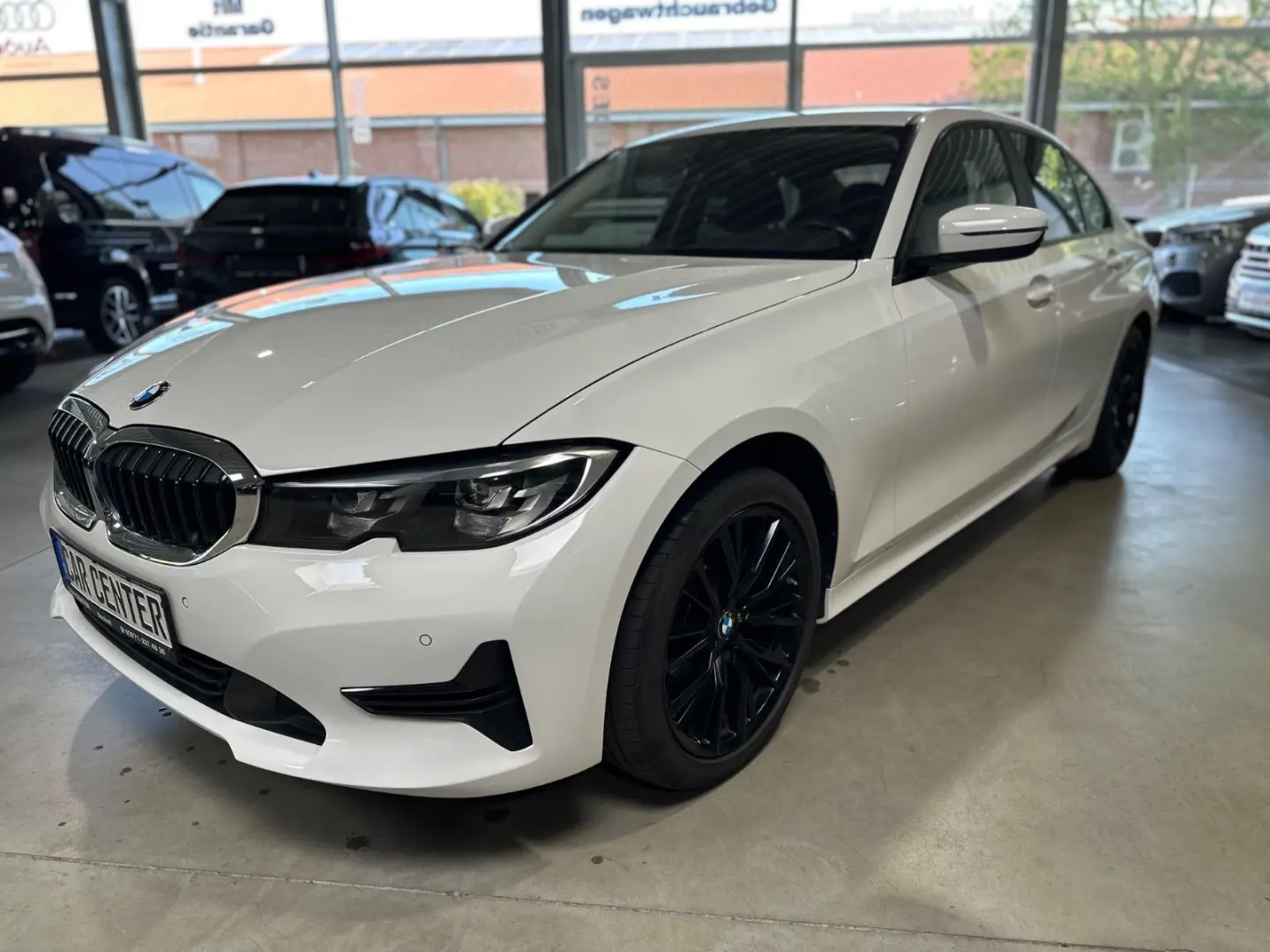 318 i Lim. Advantage  SHZ|LED|M Felgen|PDC|EU6d