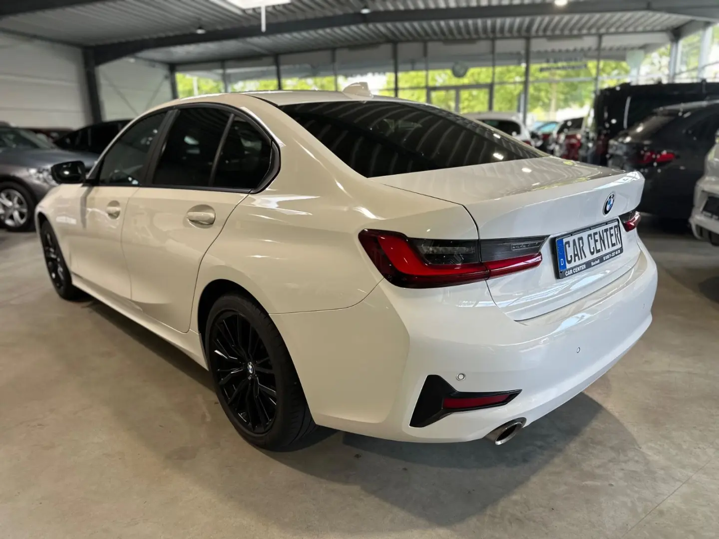 318 i Lim. Advantage  SHZ|LED|M Felgen|PDC|EU6d