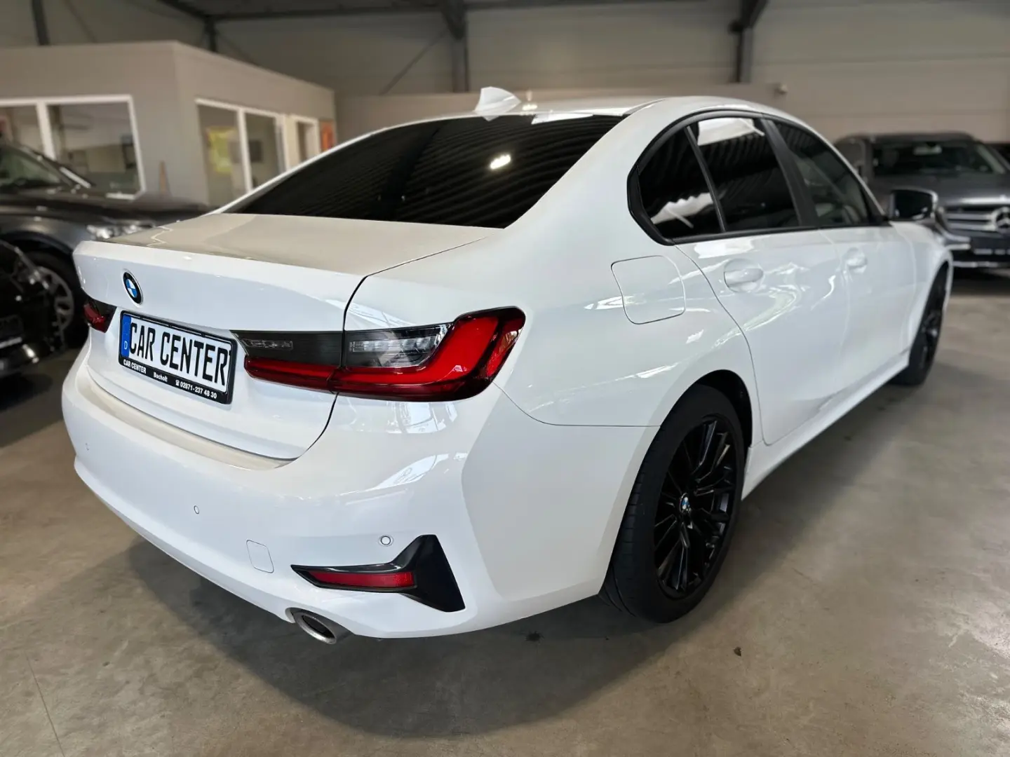 318 i Lim. Advantage  SHZ|LED|M Felgen|PDC|EU6d
