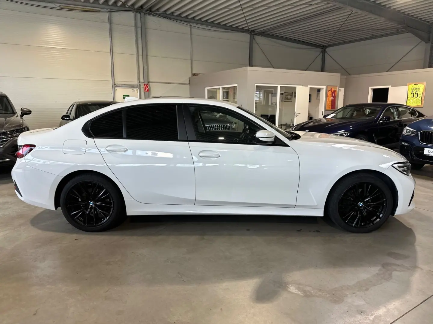 318 i Lim. Advantage  SHZ|LED|M Felgen|PDC|EU6d