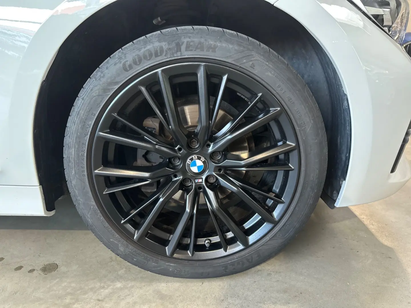 318 i Lim. Advantage  SHZ|LED|M Felgen|PDC|EU6d