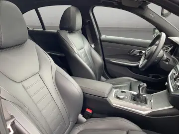 318d LIMOUSINE M SPORT RÜCKFAHR HIFI TEMPOMAT