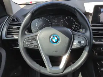 X3 xDrive30e LCI LivePlus Tempo Kamera SpoSi LED