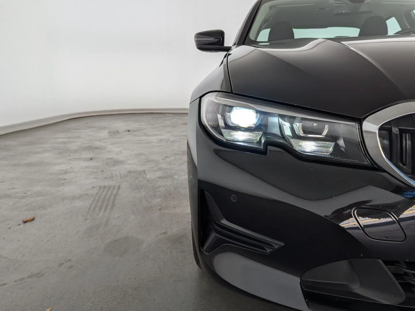 318d Mild Hybrid Advantage LED+NAVI+PDC+SHZ+TEMP