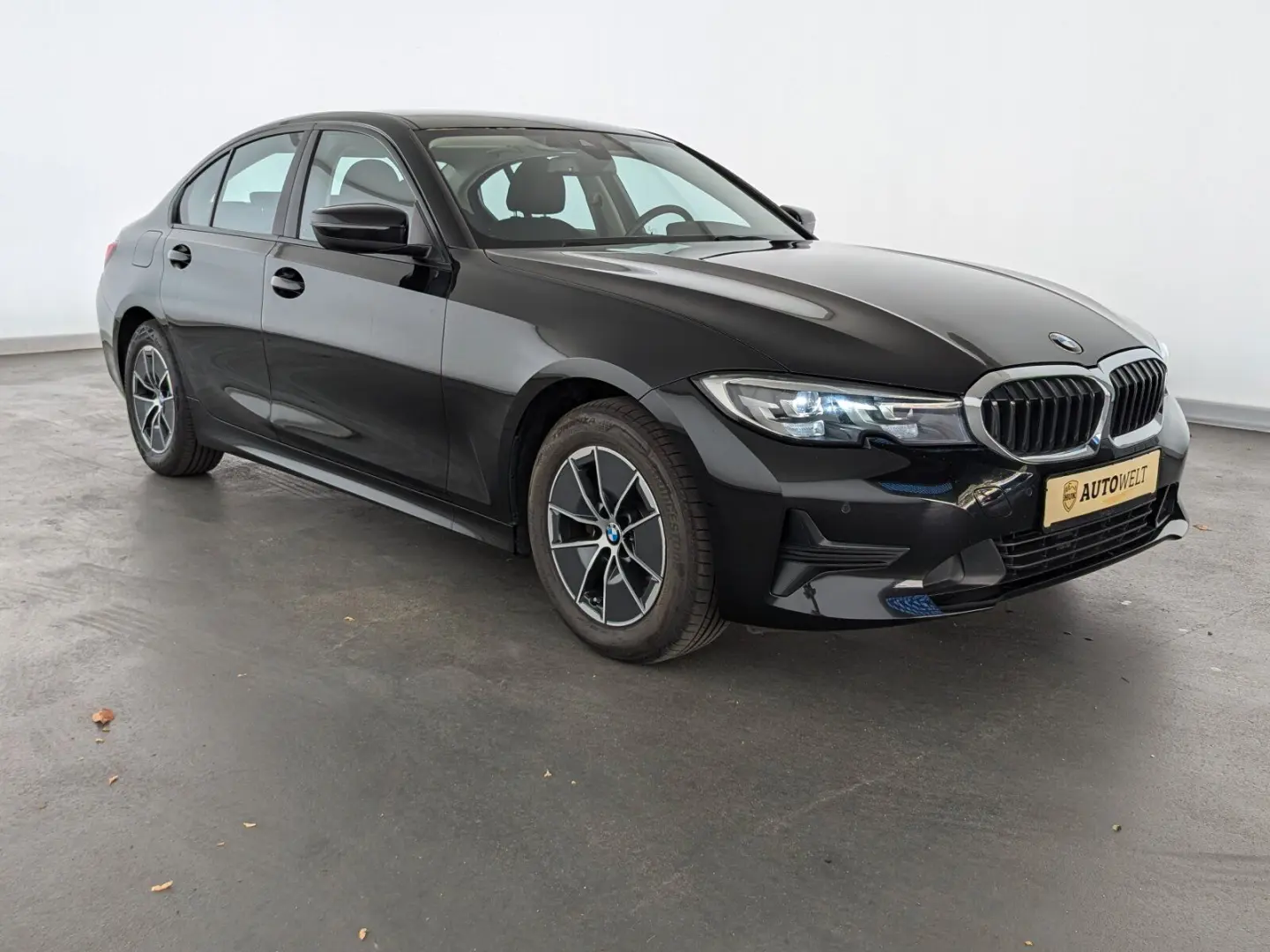 318d Mild Hybrid Advantage LED+NAVI+PDC+SHZ+TEMP