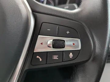 318d Mild Hybrid Advantage LED+NAVI+PDC+SHZ+TEMP