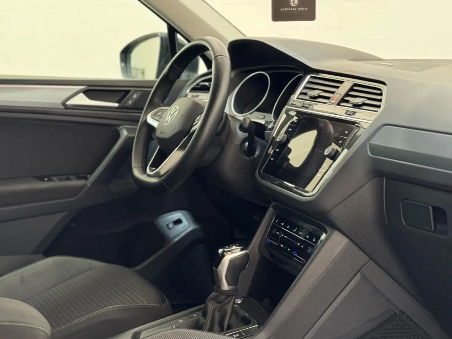 VOLKSWAGEN Tiguan 2.0 DSG/HUD-LED-SIDE-ACC-LEASING