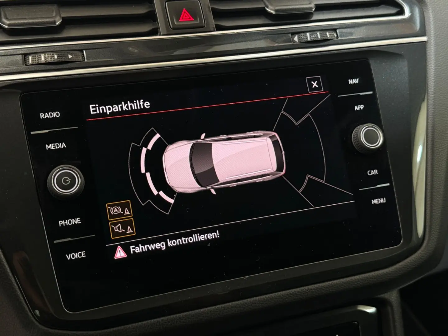 VOLKSWAGEN Tiguan 2.0 DSG/HUD-LED-SIDE-ACC-LEASING