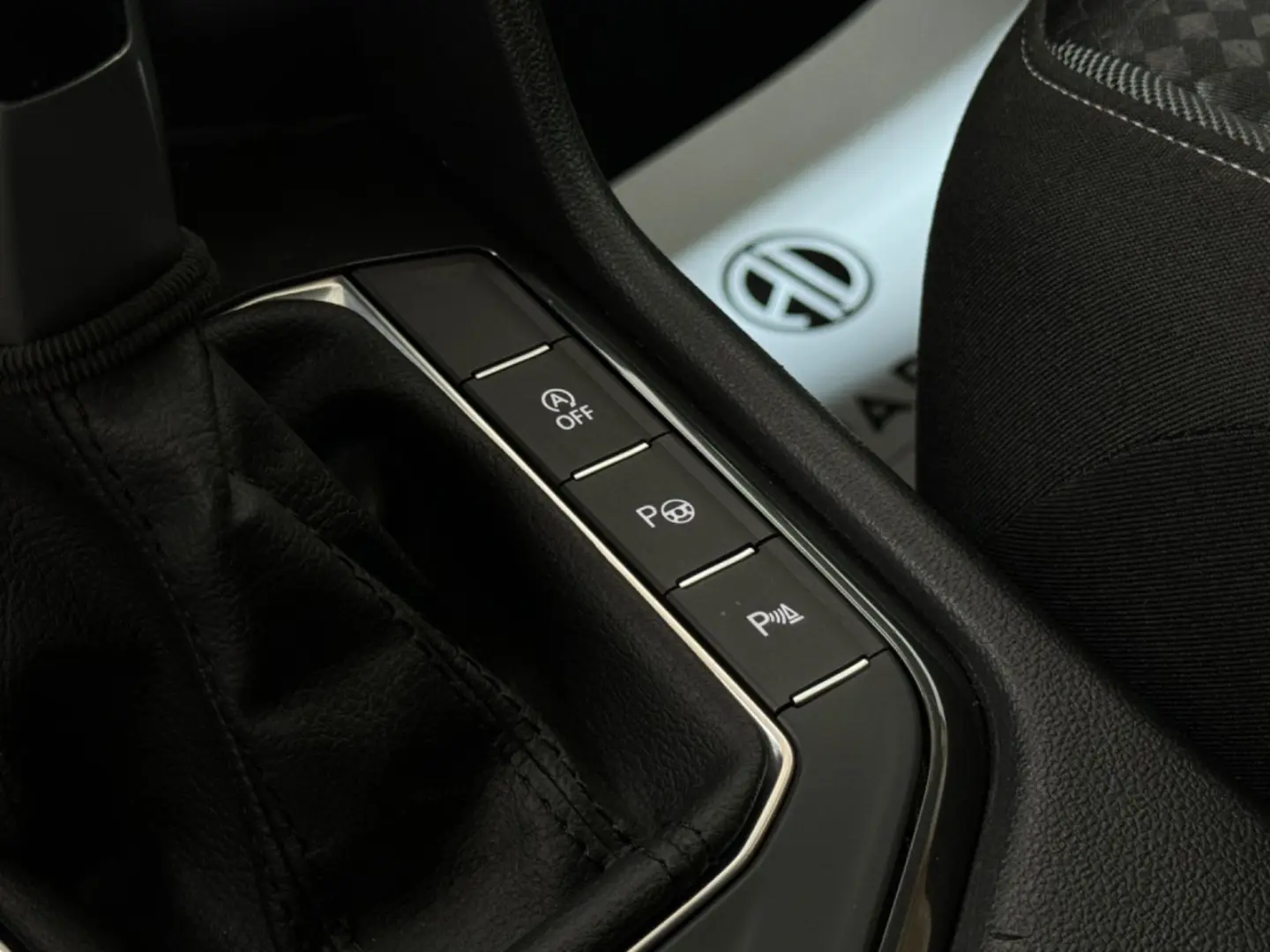 VOLKSWAGEN Tiguan 2.0 DSG/HUD-LED-SIDE-ACC-LEASING