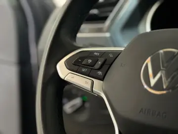 VOLKSWAGEN Tiguan 2.0 DSG/HUD-LED-SIDE-ACC-LEASING