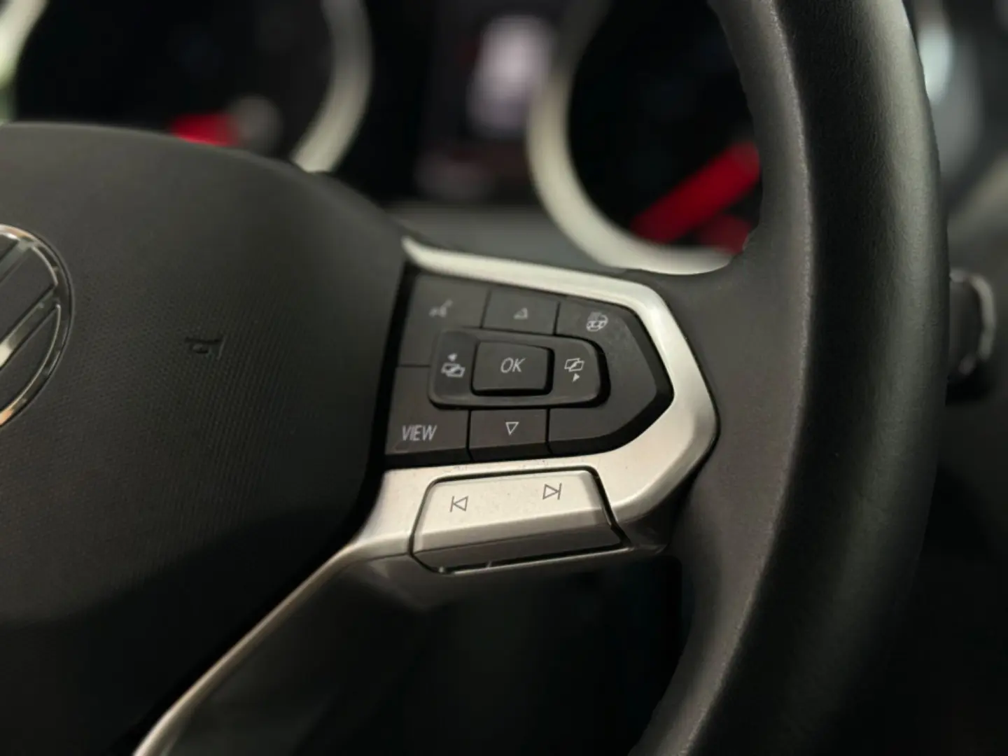 VOLKSWAGEN Tiguan 2.0 DSG/HUD-LED-SIDE-ACC-LEASING