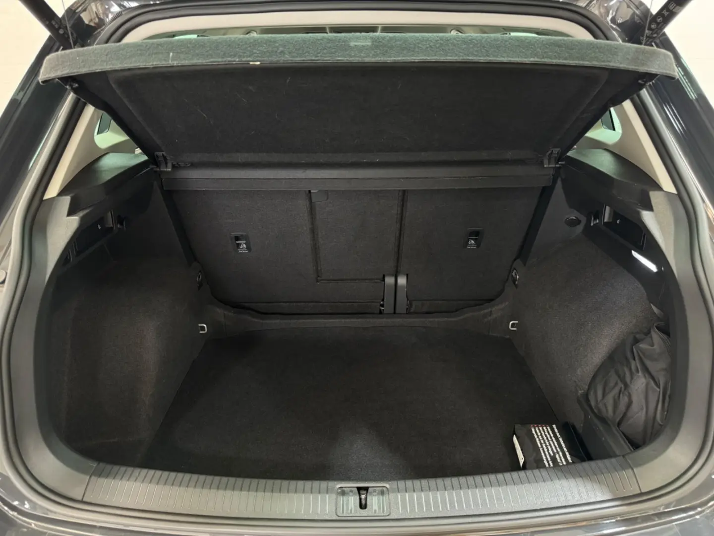 VOLKSWAGEN Tiguan 2.0 DSG/HUD-LED-SIDE-ACC-LEASING