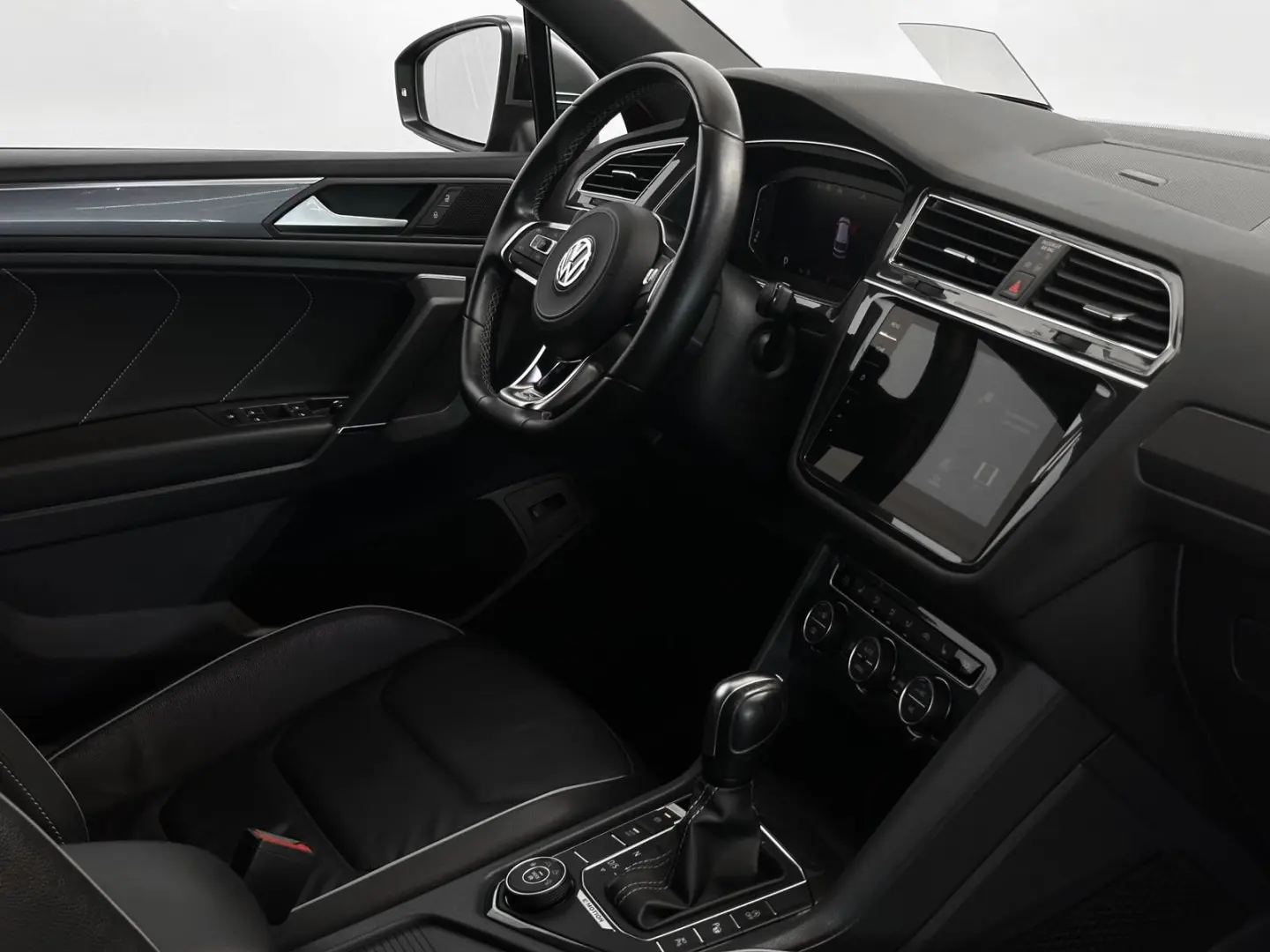 VOLKSWAGEN Tiguan Allspace 4M 3x R-Line *Pano*Virtual*Leder