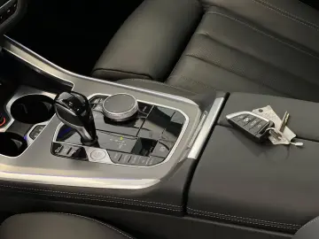 BMW X5 xD40d/Panor/LEDer/KomfortStz/Park+DrivProf