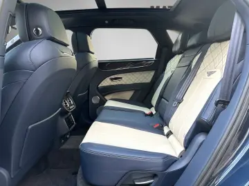 BENTLEY Bentayga V8 First Edition 1.Hand Garantie
