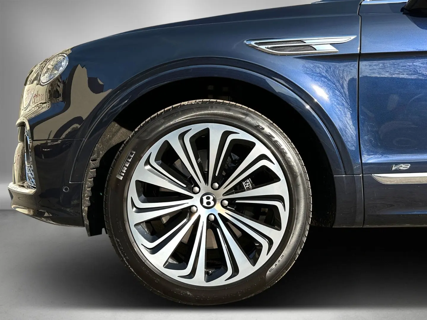 BENTLEY Bentayga V8 First Edition 1.Hand Garantie